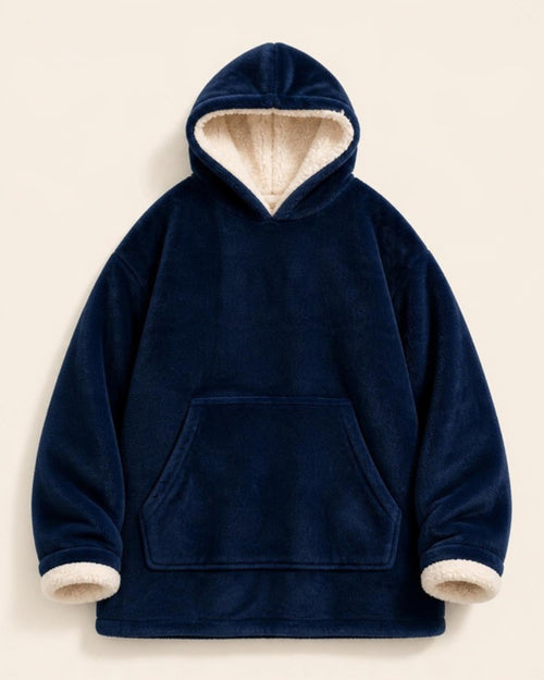 ArticLux Oversize-Hoodie aus Kuschelfleece in Dunkelblau mit Sherpa-Futter – Studioansicht